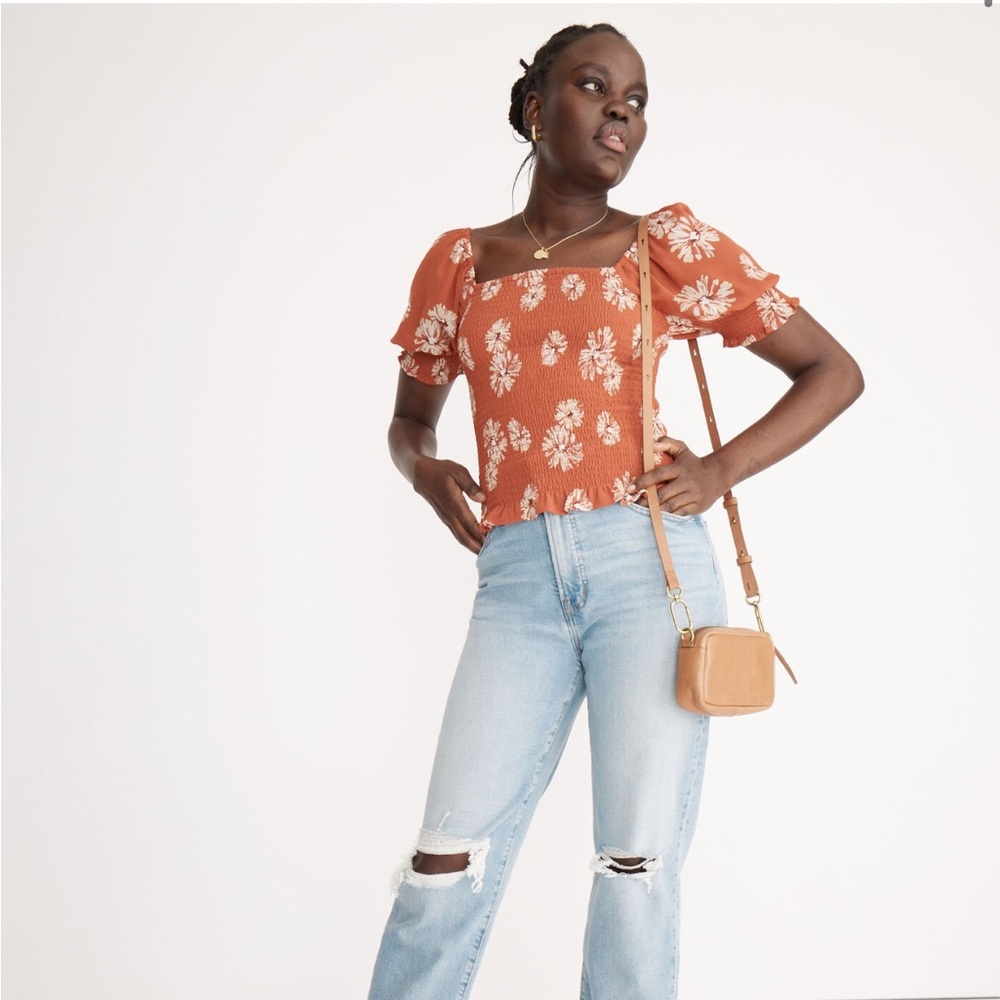 Madewell smocked Georgette Lucie puff sleeve top with tan flowers. - Picture 2 of 11